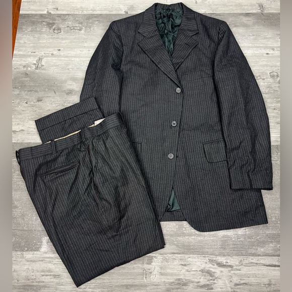 VTG 1970’s Grey w/ White Pinstripe Suit 43L